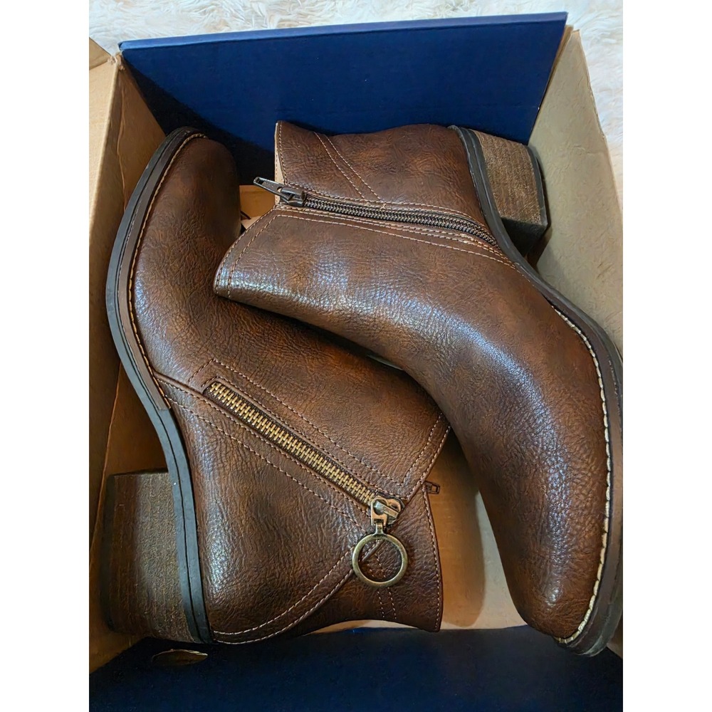 NIB White Mountain Altering Mid Brown Smooth Ankle Booties Women's Size 9.5M